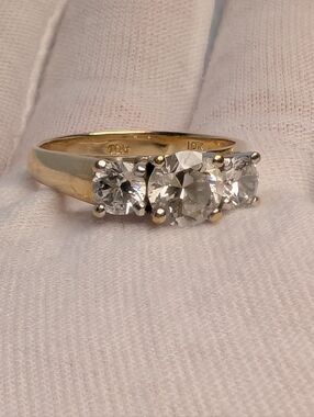 10k Gold Cubic Zirconia Ring